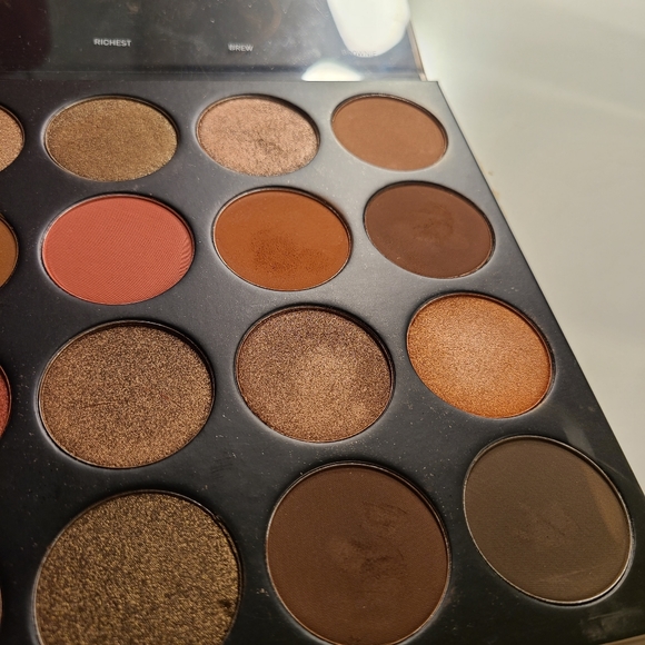 Morphe 24 G Glam Eyeshadow palette - Picture 5 of 6